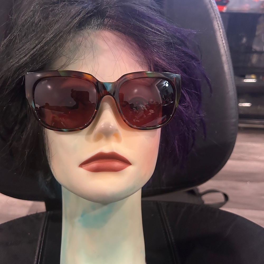 Costa Del Mar waterwoman polarized Tortoise Shell Sunglasses - Picture 4 of 9